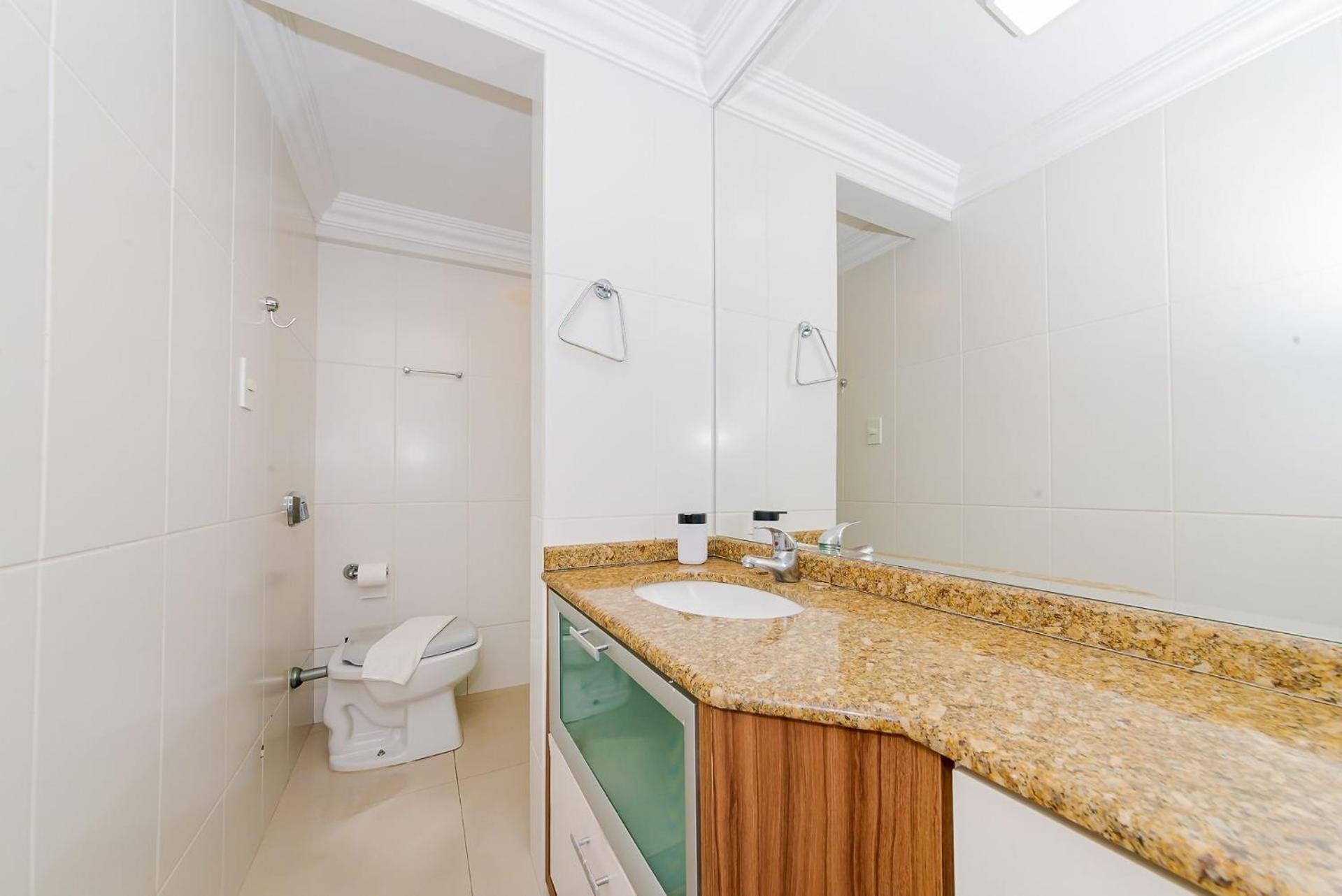 Apto Amplo 1Suite Mais 2Quartos - Quadra Mar 50M Da Praia - Somente Familiares Balneário Camboriú Extérieur photo