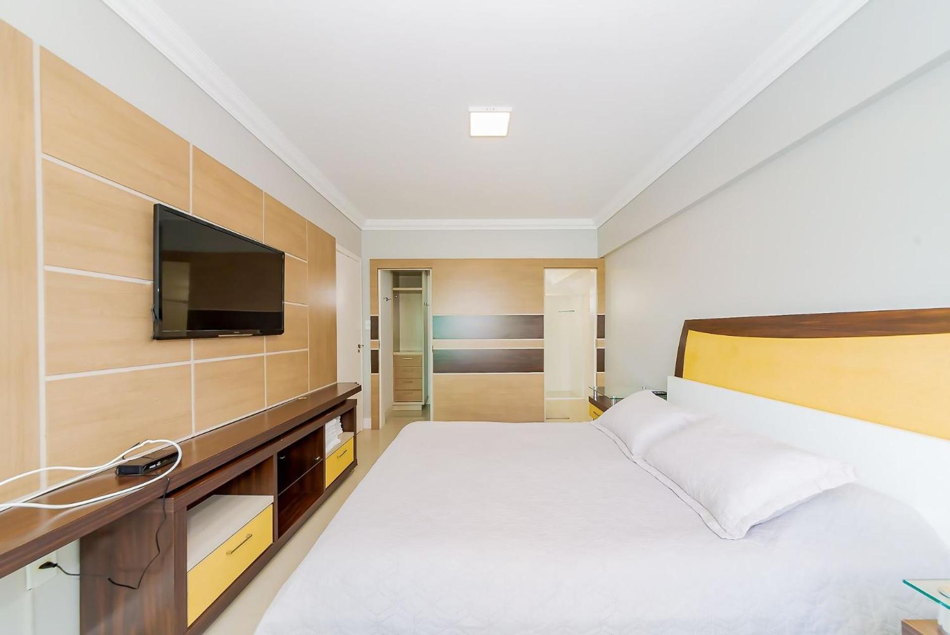 Apto Amplo 1Suite Mais 2Quartos - Quadra Mar 50M Da Praia - Somente Familiares Balneário Camboriú Extérieur photo
