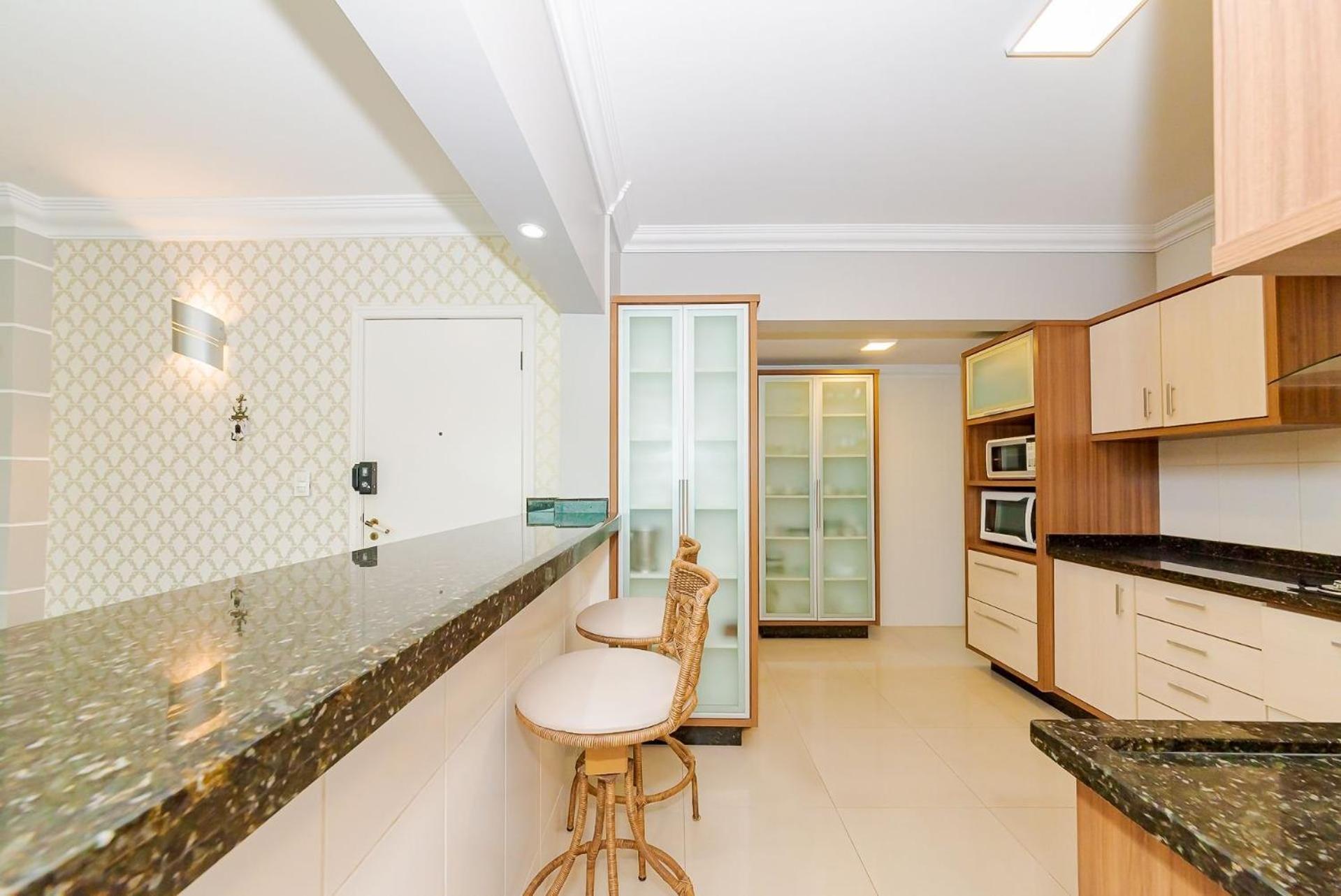 Apto Amplo 1Suite Mais 2Quartos - Quadra Mar 50M Da Praia - Somente Familiares Balneário Camboriú Extérieur photo