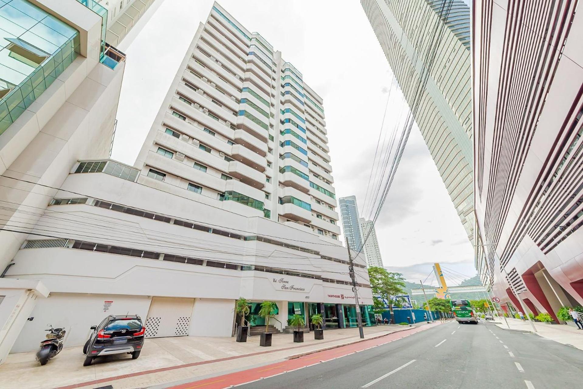 Apto Amplo 1Suite Mais 2Quartos - Quadra Mar 50M Da Praia - Somente Familiares Balneário Camboriú Extérieur photo